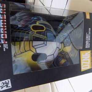 DZNR TransFormers Bumble Bee What's Inside Edition YuMe Hasbro NIB Plush Collect